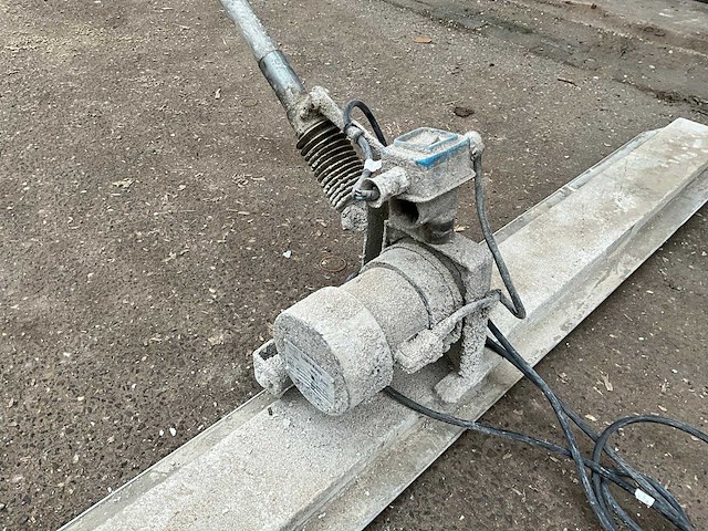 Lievers afwerkspaan / trilbalk - afbeelding 2 van  4