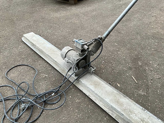 Lievers afwerkspaan / trilbalk - afbeelding 4 van  4