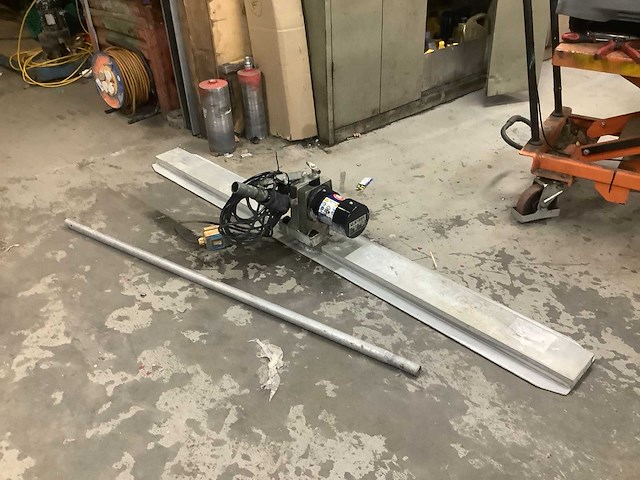 Lievers hal2005 trillende afwerkingsmachine - afbeelding 1 van  4