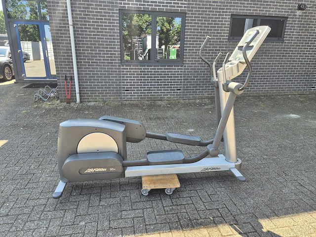 Life fitness - crosstrainer - afbeelding 3 van  5