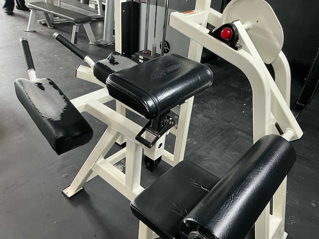 Life fitness glute krachtstation - afbeelding 10 van  12