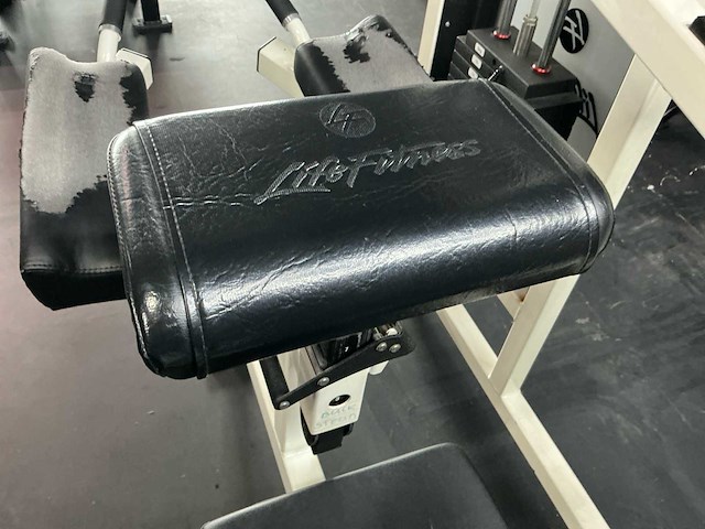 Life fitness glute krachtstation - afbeelding 11 van  12