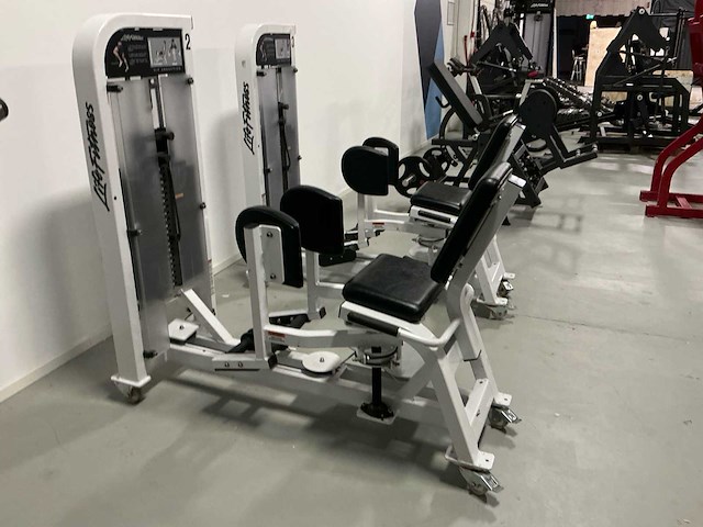 Life fitness hip abduction en hip adduction krachtstation (2x) - afbeelding 9 van  10
