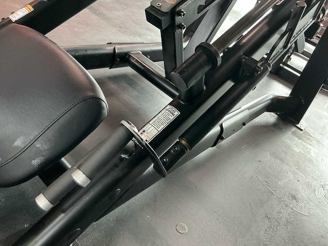 Life fitness linear leg press 35 graden krachtstation - afbeelding 10 van  15
