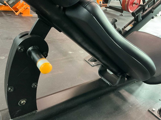 Life fitness linear leg press 35 graden krachtstation - afbeelding 1 van  5
