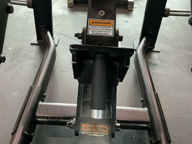 Life fitness linear leg press 35 graden krachtstation - afbeelding 2 van  5