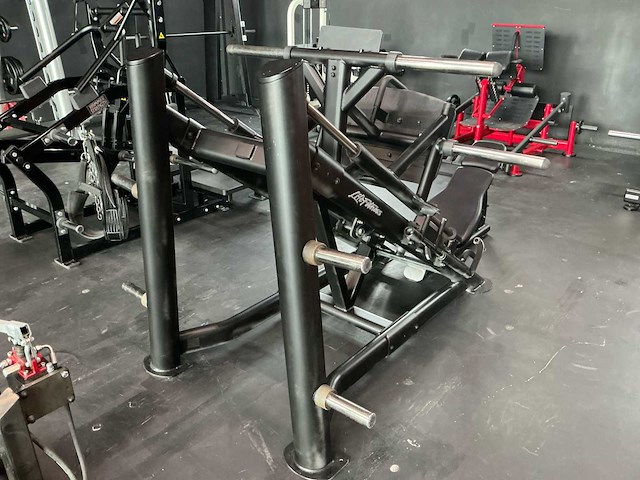 Life fitness linear leg press 35 graden krachtstation - afbeelding 9 van  15