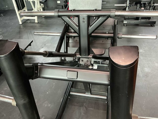 Life fitness linear leg press 35 graden krachtstation - afbeelding 11 van  15