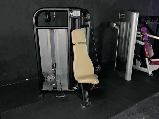 Life fitness shoulder press krachtstation - afbeelding 1 van  10