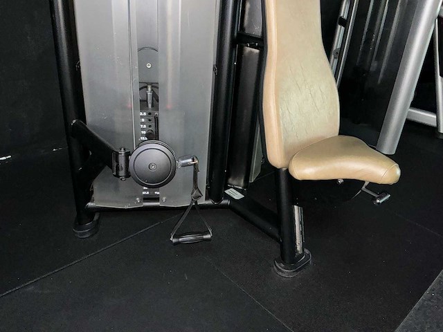 Life fitness shoulder press krachtstation - afbeelding 3 van  10