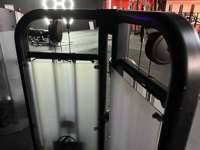 Life fitness shoulder press krachtstation - afbeelding 9 van  10