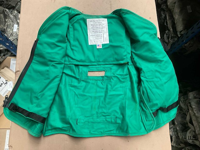 Life preserver vest - afbeelding 2 van  3