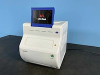 Life real - life ready 1000 - real-time pcr-systeem in flightbox