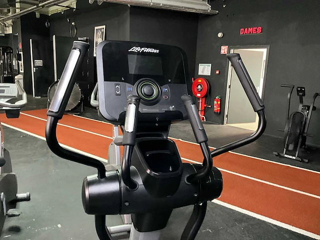 Lifefitness 95x crosstrainer - afbeelding 4 van  8
