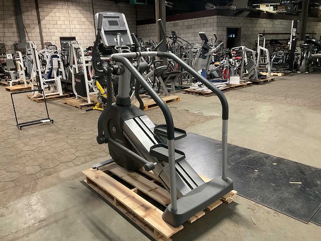 Lifefitness summit trainer crosstrainer - afbeelding 2 van  8