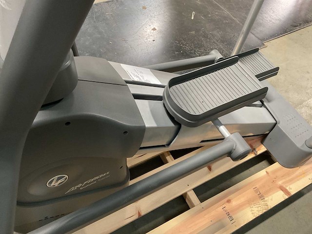 Lifefitness summit trainer crosstrainer - afbeelding 5 van  8