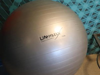 Lifemaxx fitnessbal 75cm incl. ophangbeugel - afbeelding 1 van  4
