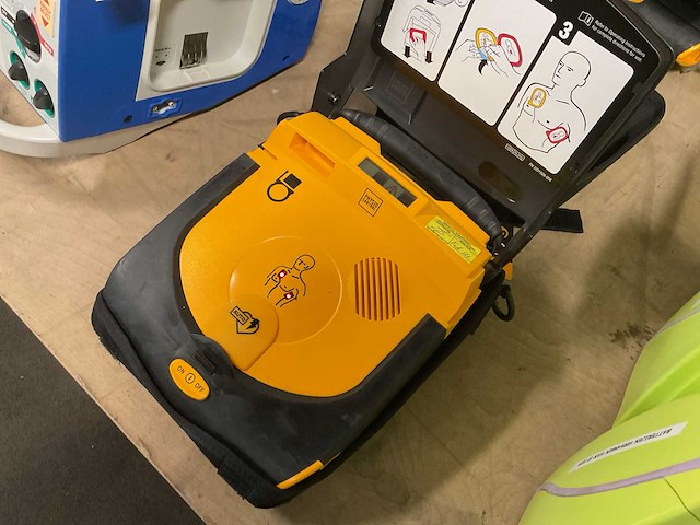 Lifepak cr plus defibrillator - afbeelding 3 van  4