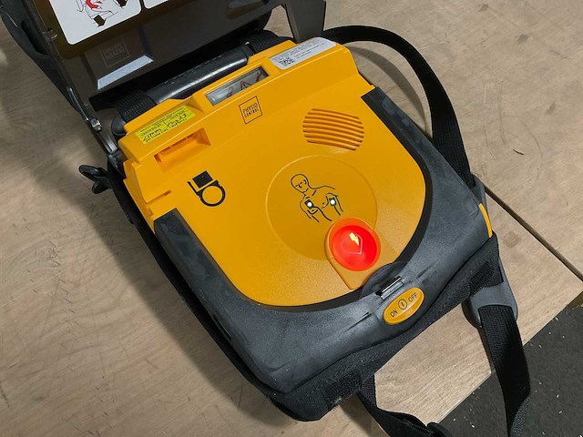 Lifepak cr plus defibrillator - afbeelding 1 van  5
