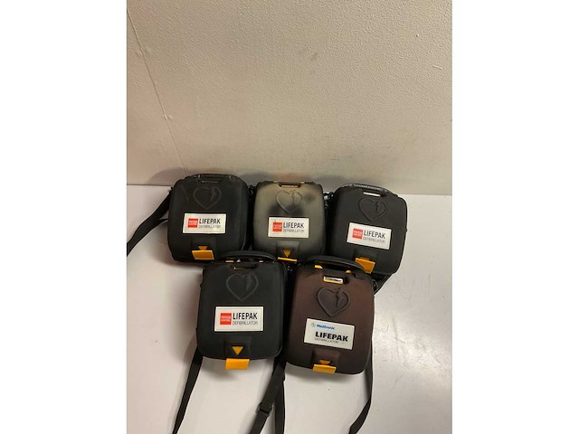 Lifepak crplus aed defibrillator (5x) - afbeelding 1 van  2