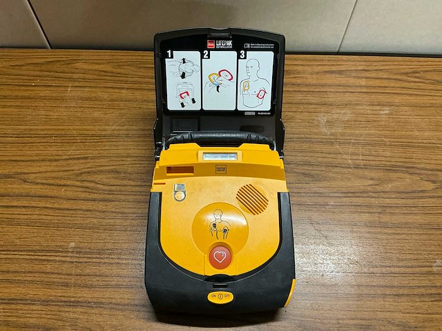 Lifepak crplus aed - afbeelding 3 van  4