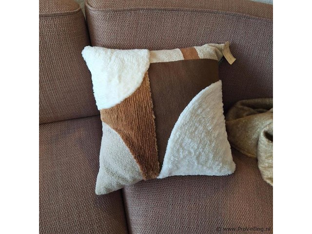 Lifestyle sierkussen - 50x50cm - afbeelding 1 van  2