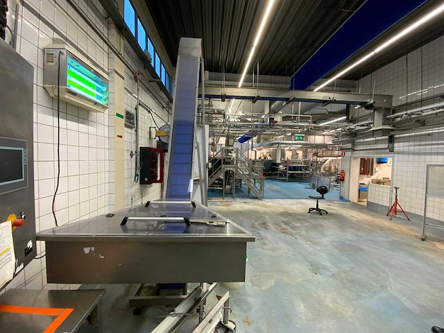 Lift elevator opvoerband met transportband - afbeelding 1 van  4