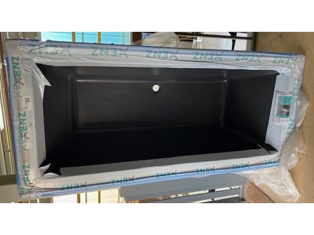 Ligbad, xenz, society - afbeelding 1 van  2