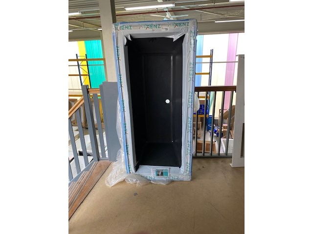 Ligbad, xenz, society - afbeelding 2 van  2