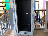 Ligbad, xenz, society - afbeelding 2 van  2