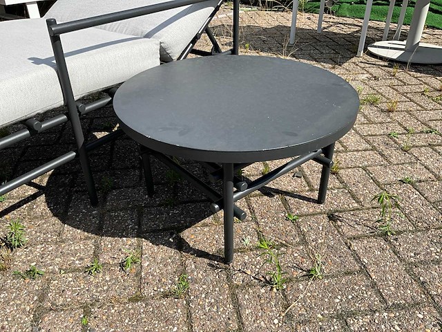 Ligbed met bijzettafel - afbeelding 1 van  1