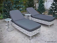 Ligbeddenset - 2 x 1 persoons ligbed met 2 bijzettafels - afbeelding 1 van  5