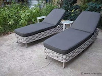 Ligbeddenset - 2 x 1 persoons ligbed met 2 bijzettafels - afbeelding 2 van  5