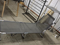 Ligbed/stretcher v.v. zonneklep - afbeelding 1 van  1