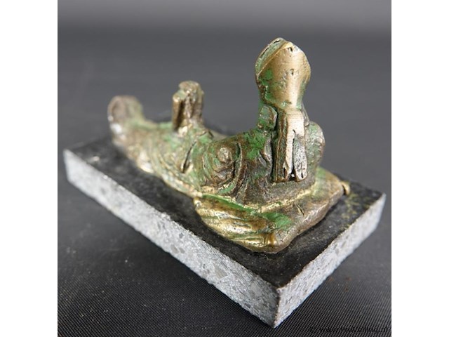 Liggende bronzen sint nicolaas - afbeelding 3 van  5