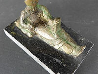 Liggende bronzen sint nicolaas - afbeelding 4 van  5