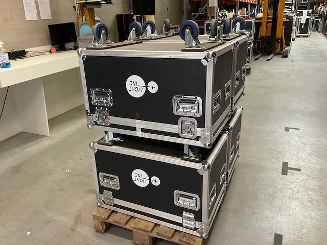 Light-inc flightcase (4x) - afbeelding 6 van  6