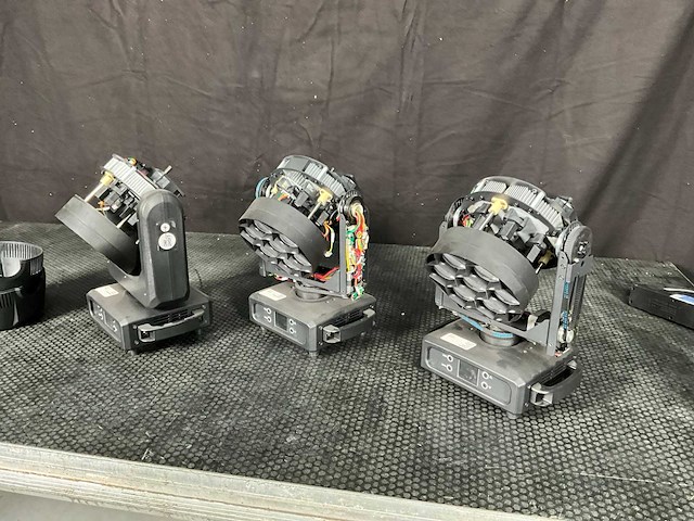 Light-inc mh-740 led moving head wash defect - afbeelding 1 van  14