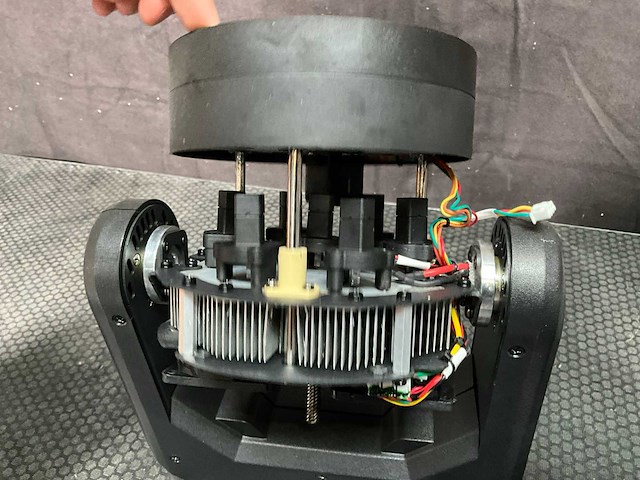 Light-inc mh-740 led moving head wash defect - afbeelding 14 van  14