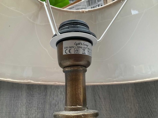 Light & living helga tafellamp aged bronze - afbeelding 4 van  7