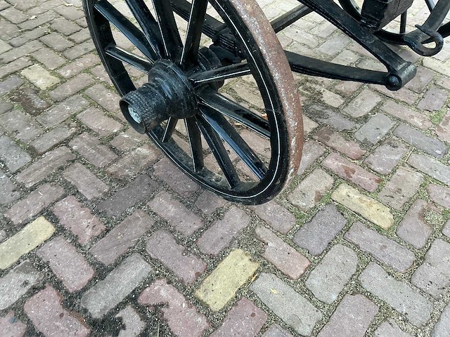 Lijkwagen - afbeelding 5 van  26