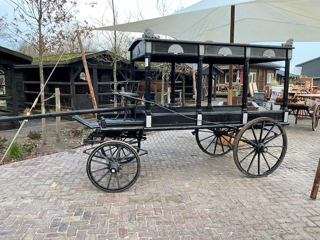 Lijkwagen - afbeelding 12 van  26
