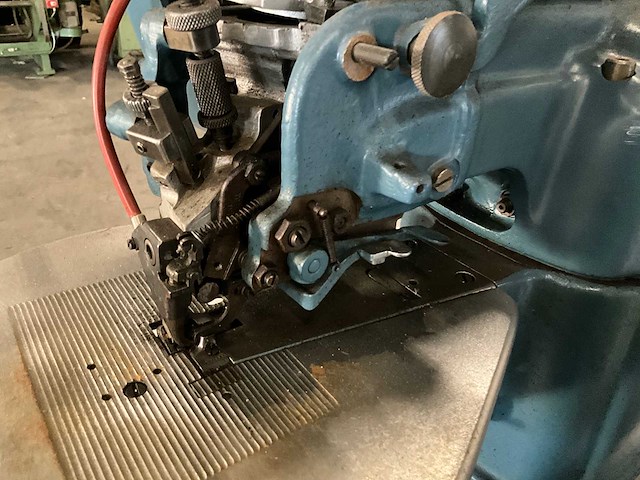 Lijmmachine t.b.v. schoenreparatie - afbeelding 2 van  6