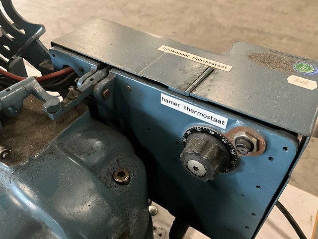 Lijmmachine t.b.v. schoenreparatie - afbeelding 3 van  6