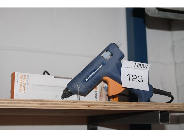 Lijmpistool steinhell met diverse lijmstiften. - afbeelding 1 van  2