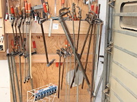 Lijmtangen in diverse maten en uitvoeringen. ruim 25 stuks w.o. lengte 80 en 130 cm. - afbeelding 1 van  2