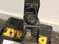 Lijnlaser dewalt tw088 met muurbeugel in kunststoffen koffer. - afbeelding 2 van  4