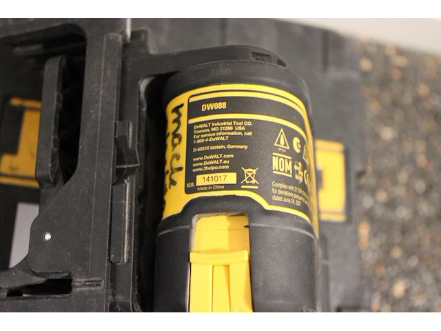 Lijnlaser dewalt tw88 met muurbeugel in kunststoffen koffer. - afbeelding 4 van  4