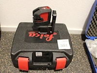 Lijnlaser leica lino p5 op houder in kunststoffen koffer.