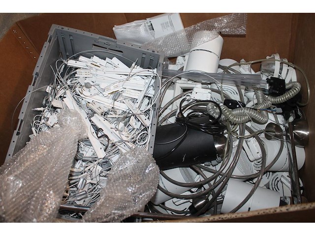 Lijnverlichtingsonderdelen w.o. lijnen, ophangprodukten en lampen - afbeelding 2 van  2